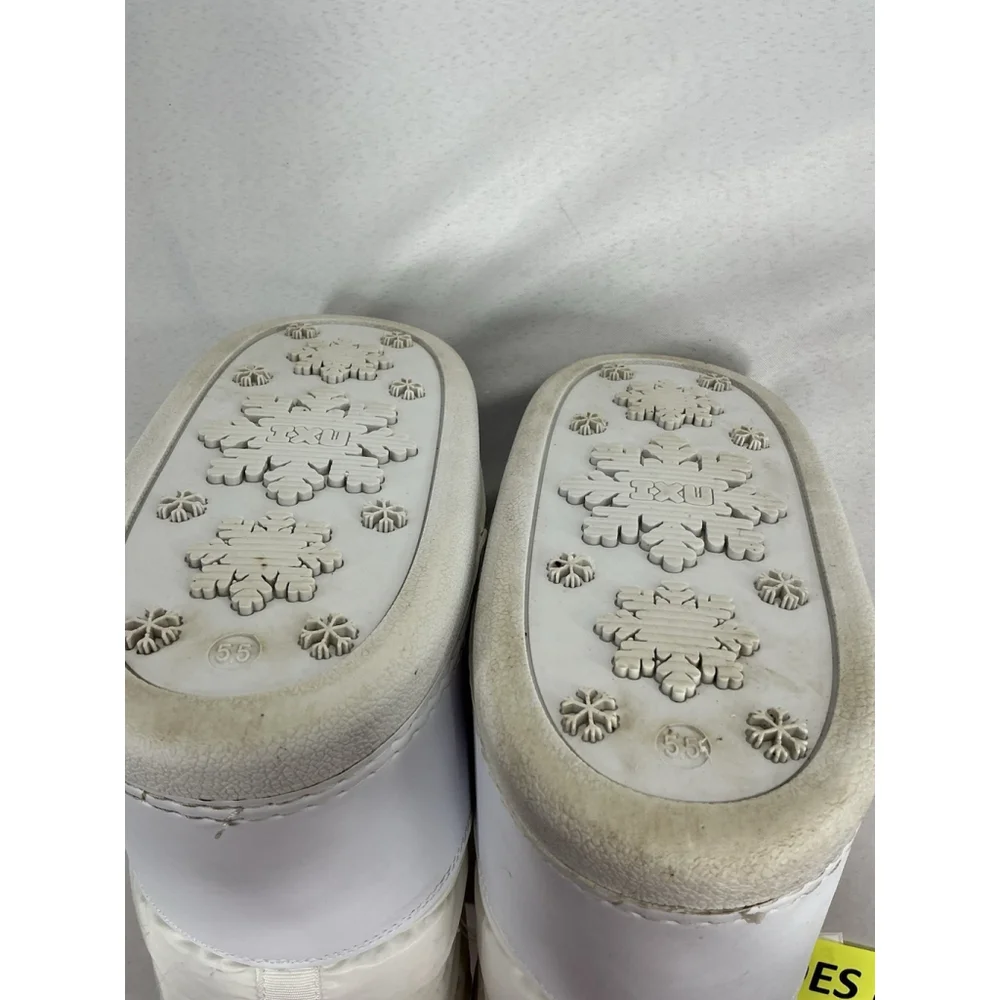 Girls IXU Pull On Midcalf Lined Snow Boots Size 5.5 White Lace Up Flat Heel
